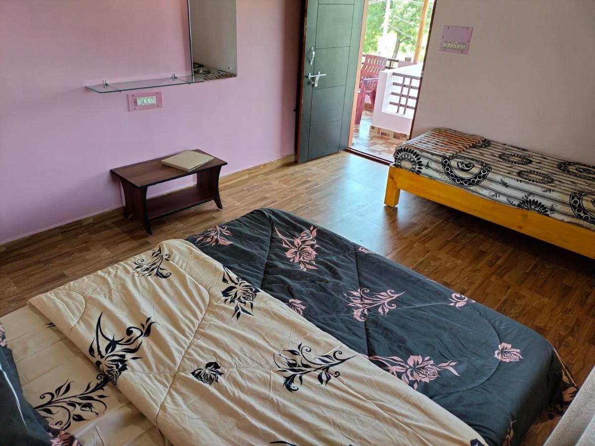 Prajwal Home Stay Hampi Exterior foto